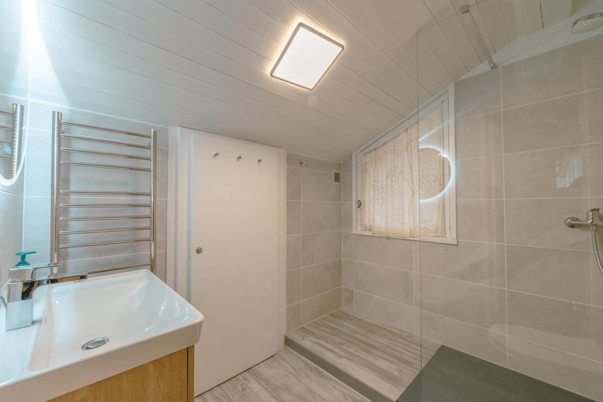 Chalet Muguet Gauche With Hot Tub Sleeps 10 Central 모르진 외부 사진